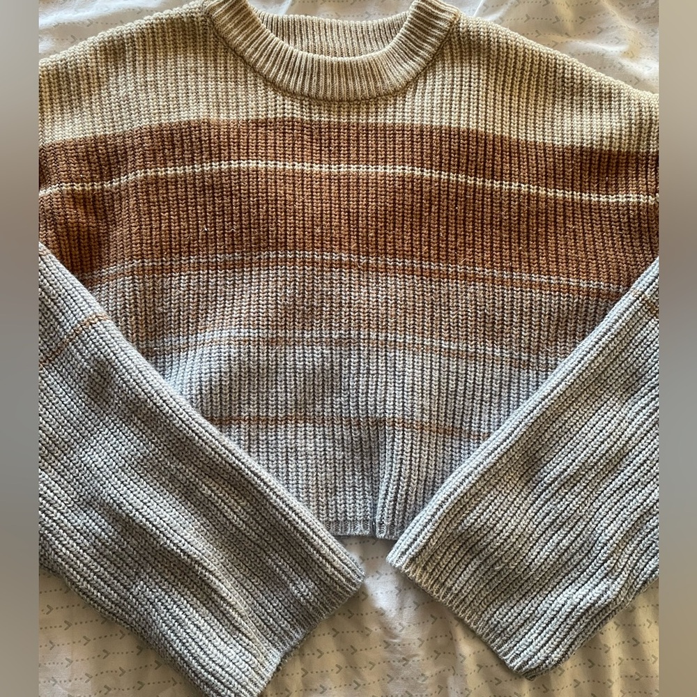 Garage boxy crop sweater